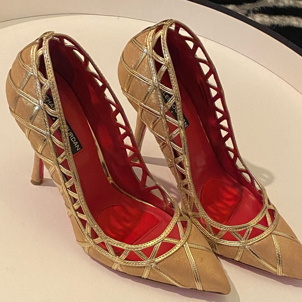 Charles Jourdan size 8.5 Gold metallic stiletto heel with red bottoms
